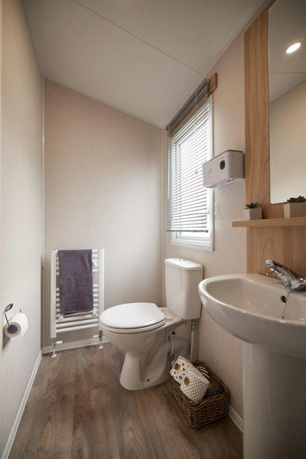 Nirvana Coastal Retreat Holiday Home Cayton Kültér fotó
