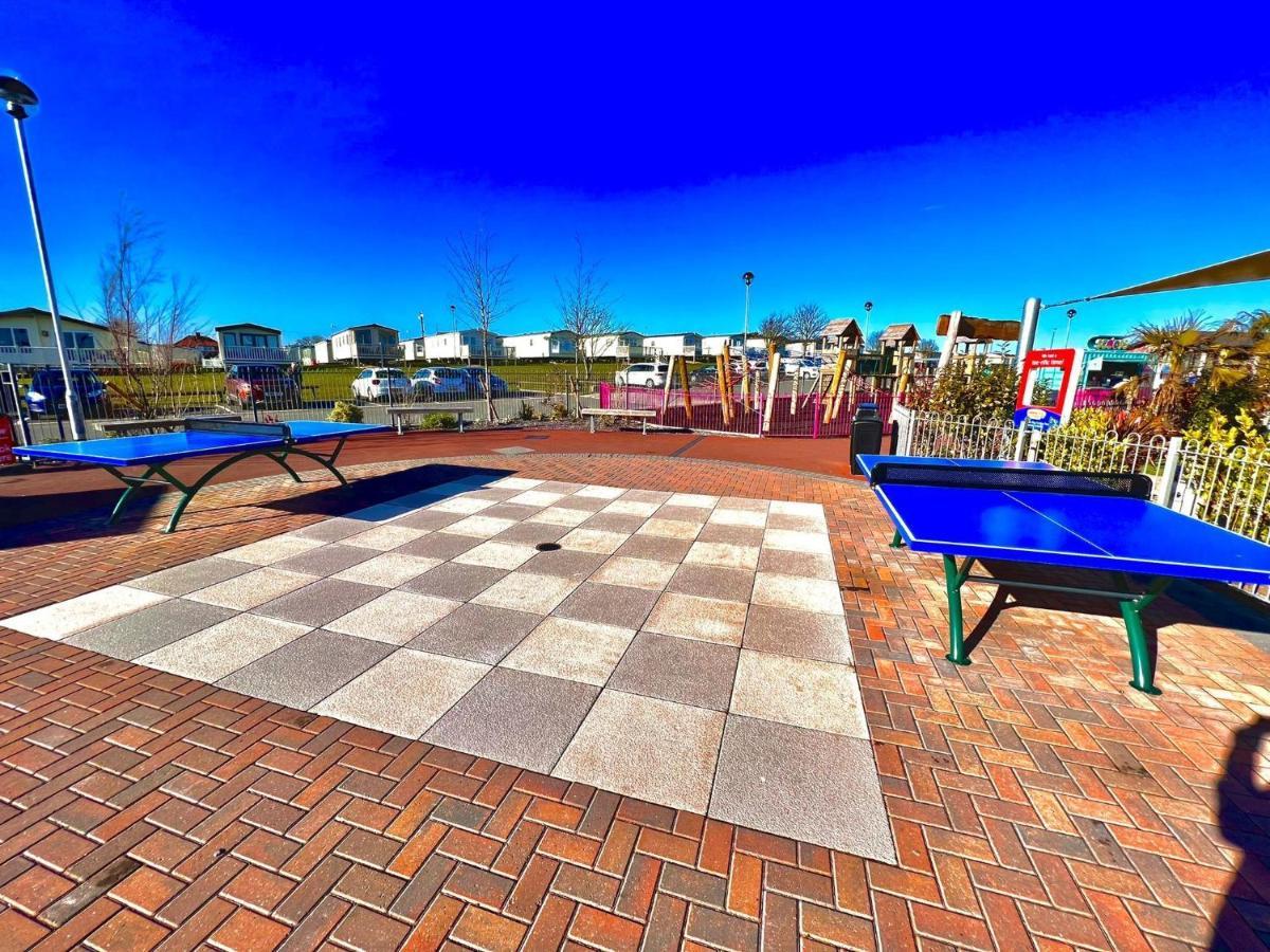 Nirvana Coastal Retreat Holiday Home Cayton Kültér fotó
